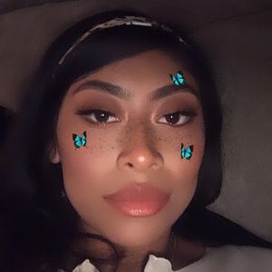 Meet your Posher, Blanca